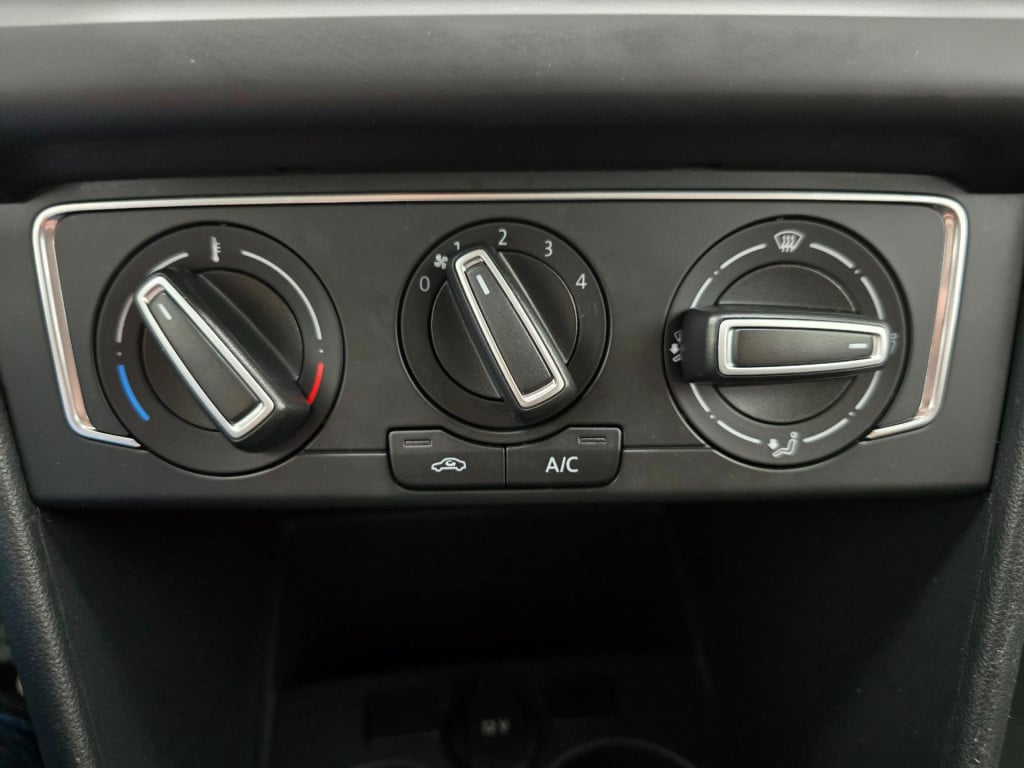 Volkswagen Polo occasion comfortline black edition met cruisecontrol en leu