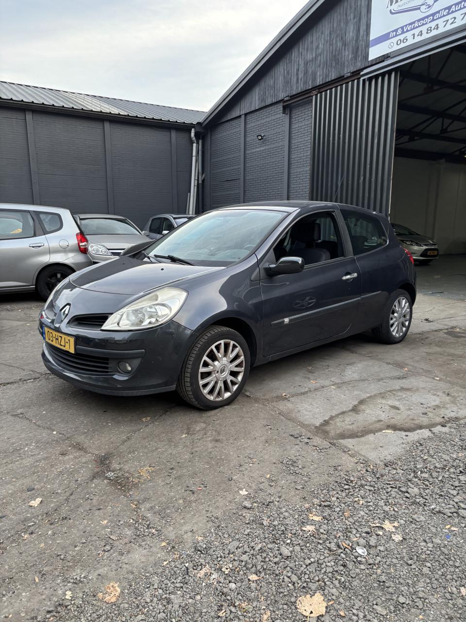 Renault Clio weinig kilometers!