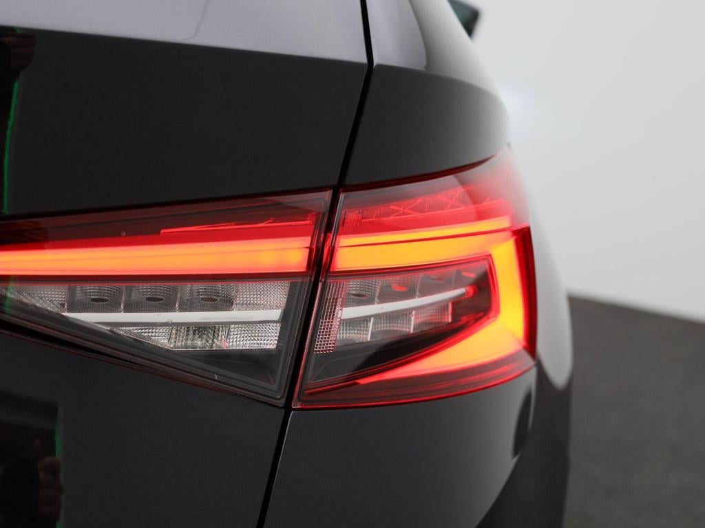 Skoda Kodiaq 1.5 tsi sportline business | panoramadak | trekhaak | sfeerver