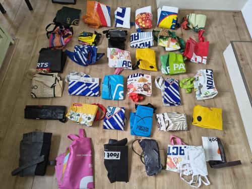 Enorme partij Big shoppers, 36x stevige boodschappen tassen.
