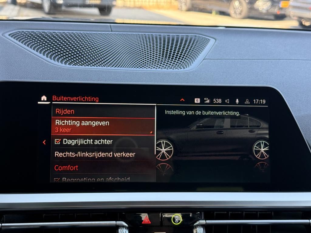 BMW 3-serie 330e m-sport | 360 | pano | leder | acc | stoelverwarming | app