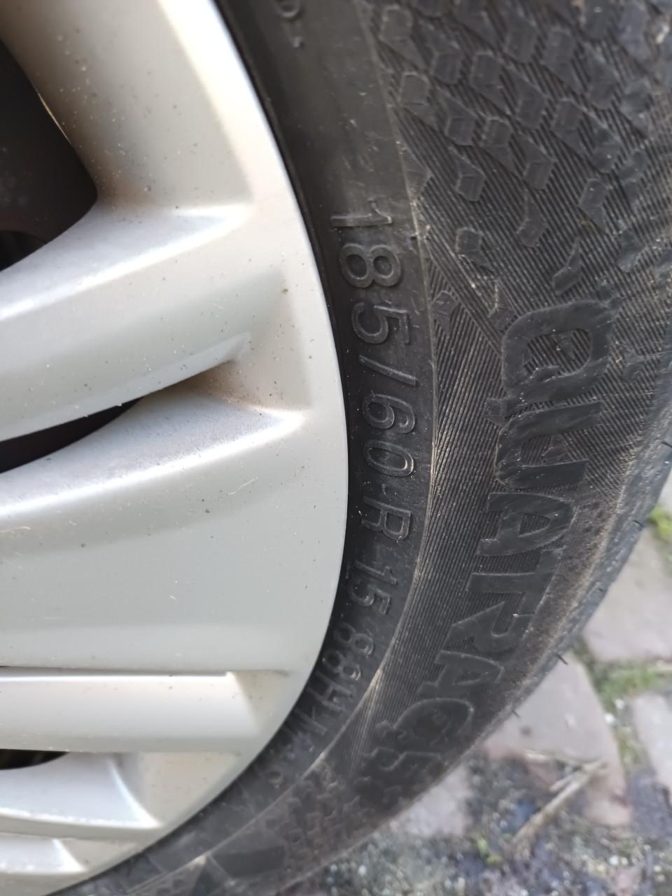 Nieuwe Autobanden en reparatie.