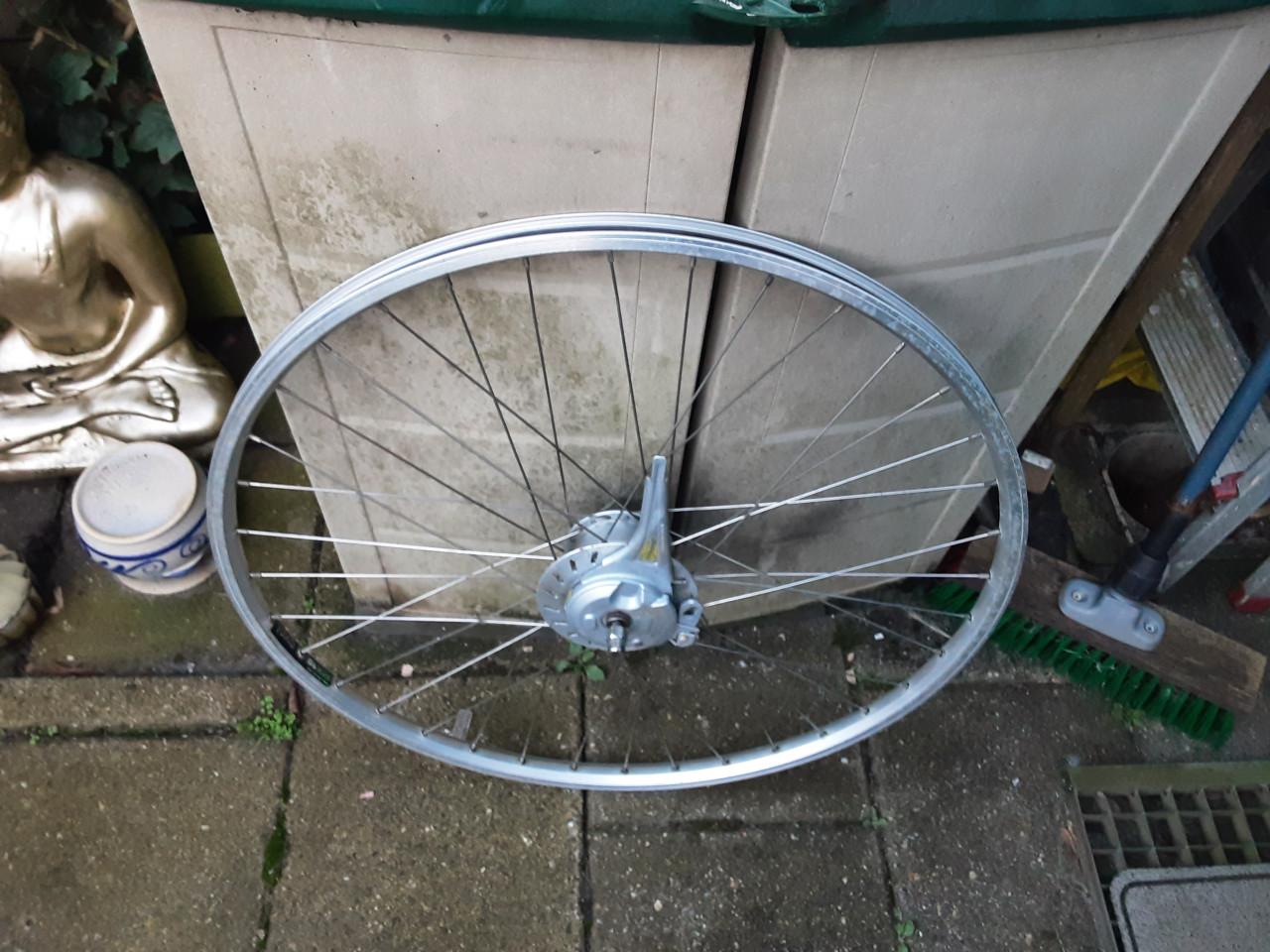 28 inch nexus voorwiel, naafdynamo, rollerbrake rem