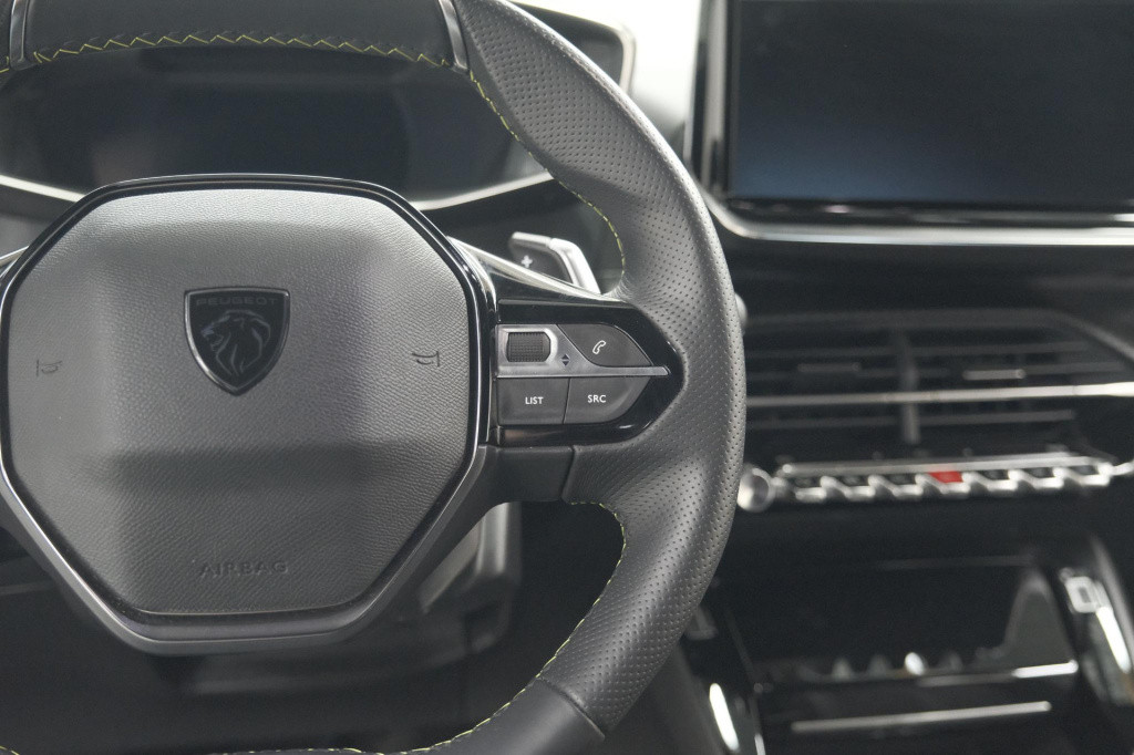 Peugeot 2008 puretech 130 eat8 gt | 360 camera | dodehoekdetectie | navigat