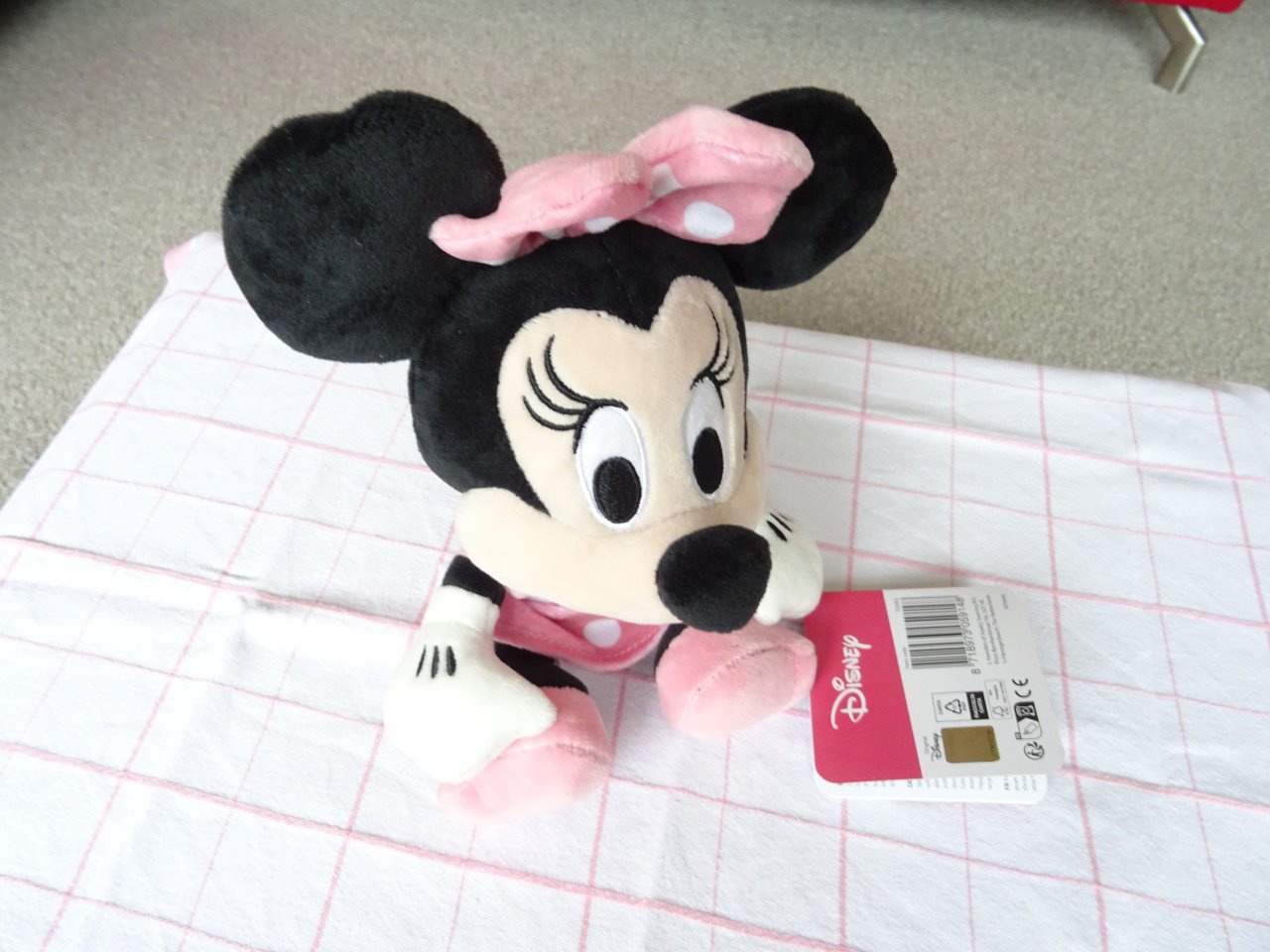 Nieuwe  Minnie Mousse    Disney knuffel  voor  € 7,50