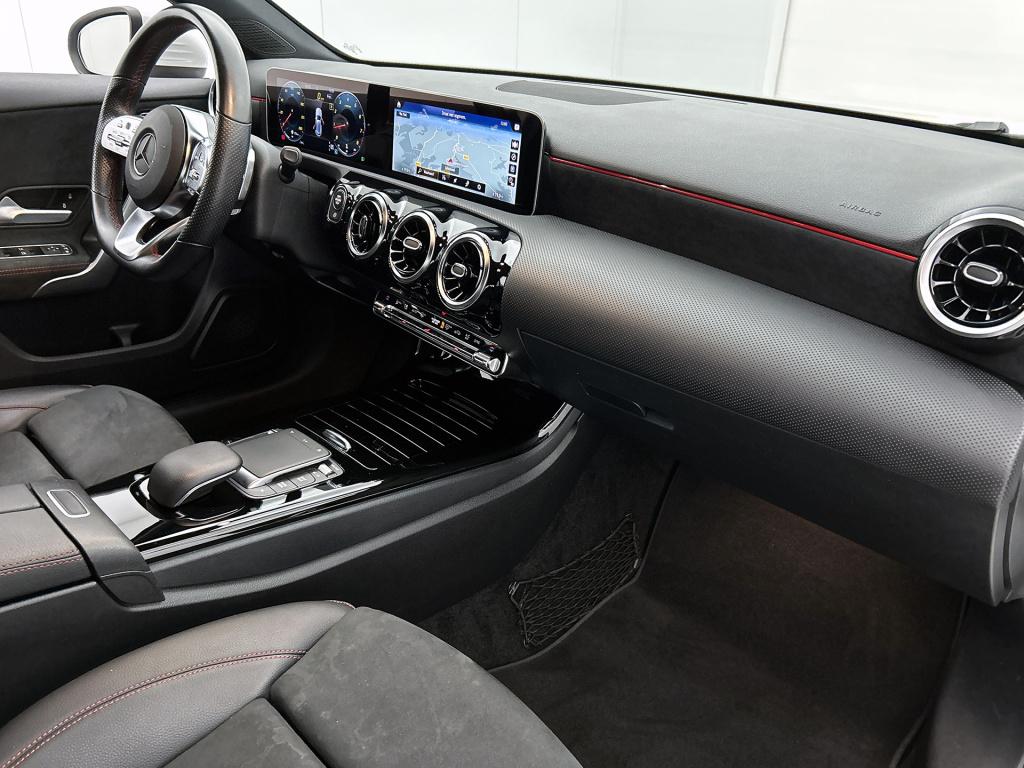 Mercedes-Benz A-Klasse 180 business solution amg | amg line | stoelverwarmi