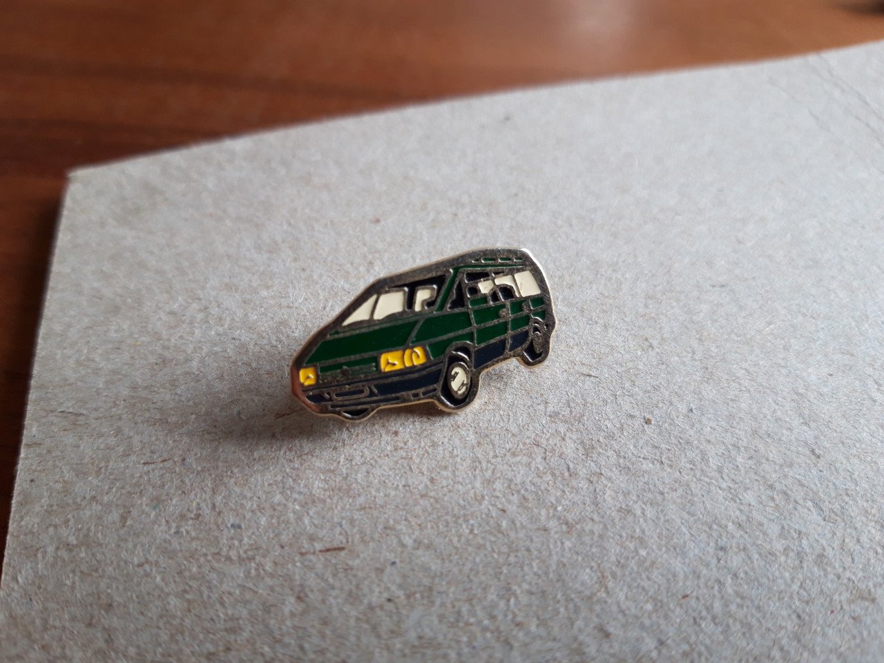 Pins Renault