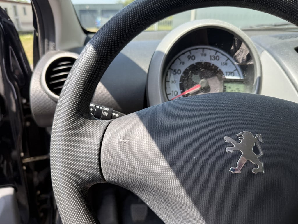 Peugeot 107 1.0-12v xs airco 3-drs
