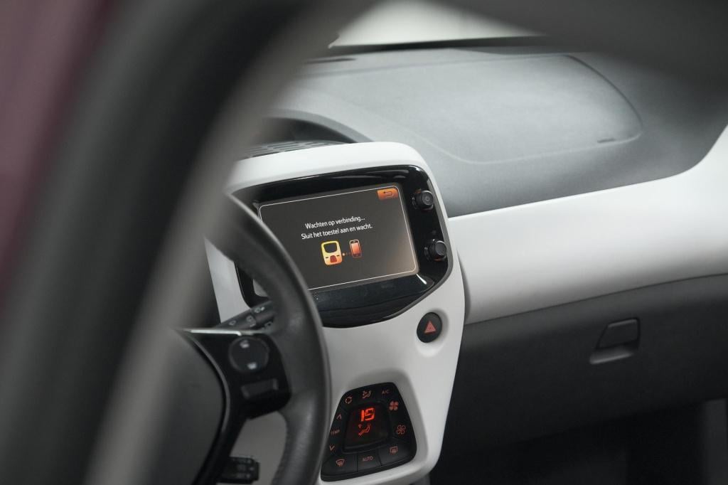 Peugeot 108 1.0 e-vti première | camera | climate control | 15 inch lichtme