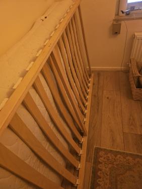 GERESERVEERD: Goede lattenbodem en evt matras 90x200 gratis