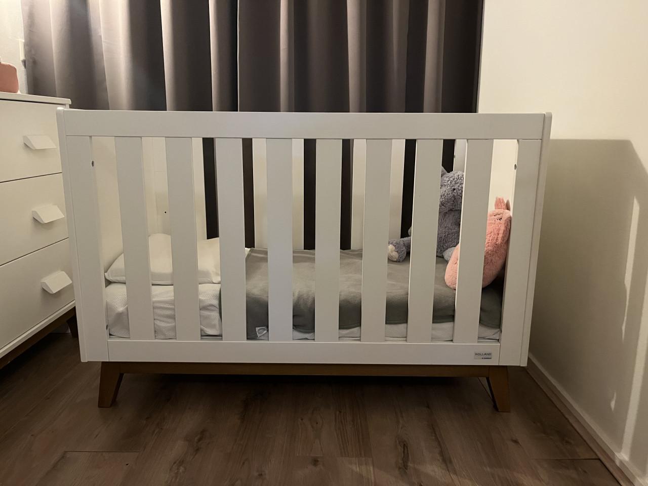 Commode, ledikant inclusief matrasje (aerosleep optioneel)