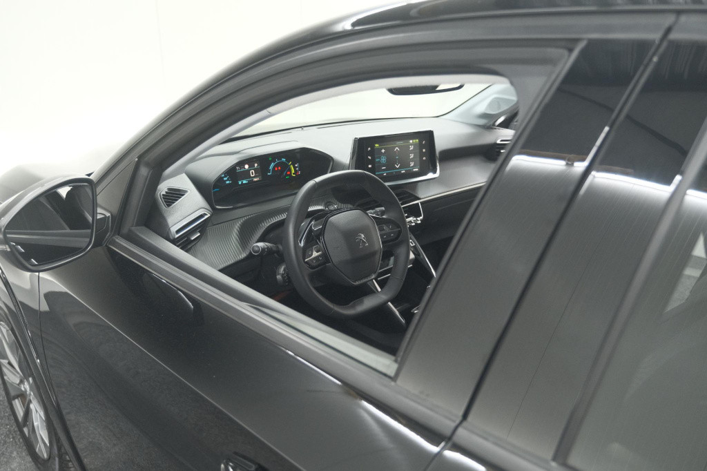 Peugeot 208 ev allure 50 kwh | 3 fase laadfunctie | parkeersensoren | apple