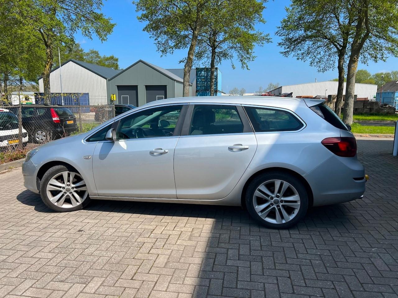 Opel Astra Sports Tourer - 1.6 Turbo Sport