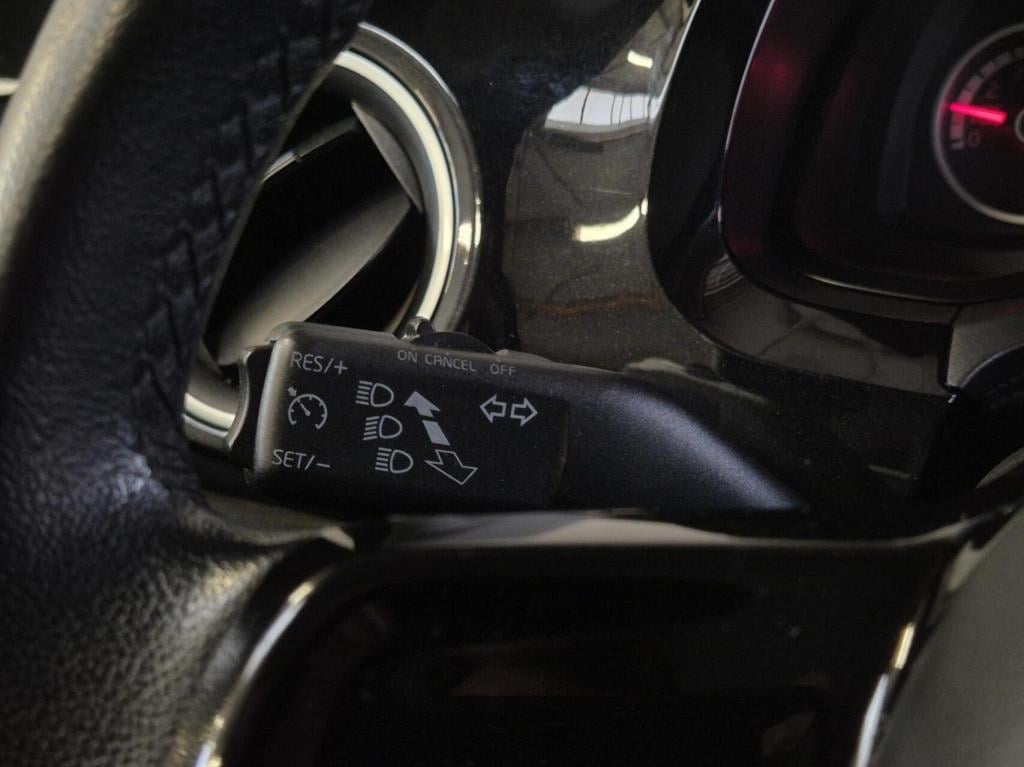 Volkswagen UP! 1.0 high up! / leren bekleding / cruisecontrol