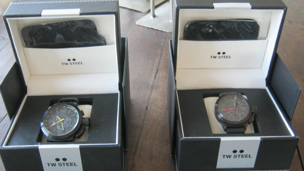 NIEUW 2X TW STEEL BLACK EDITIE GEEL /ROOD 100EURO PERSTUK