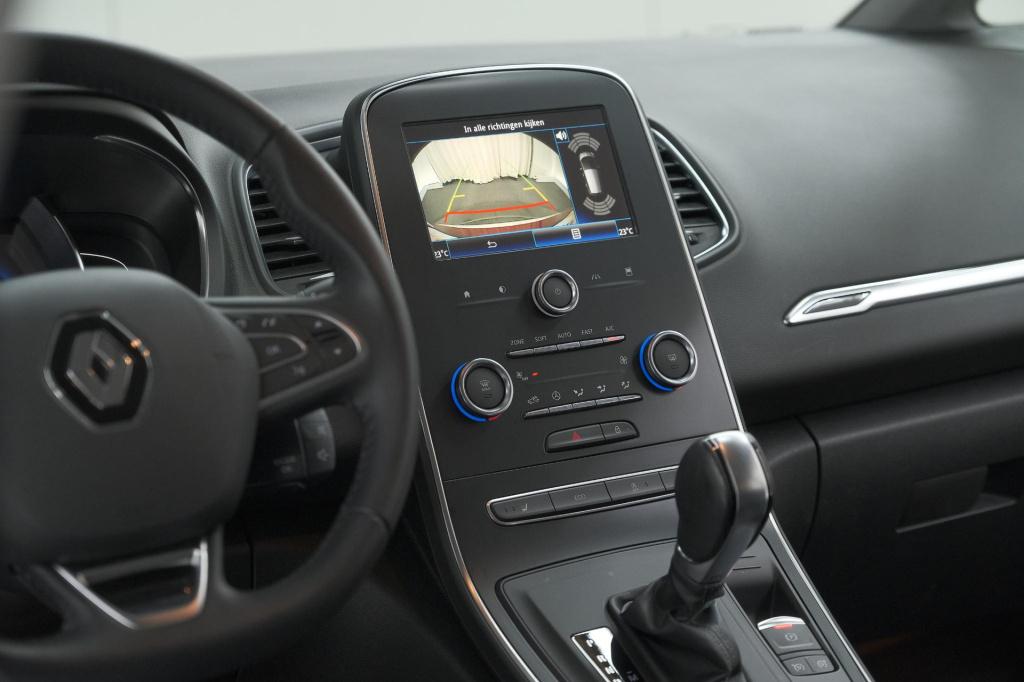 Renault Scenic tce 140 edc limited | camera | stoelverwarming | navigatie |