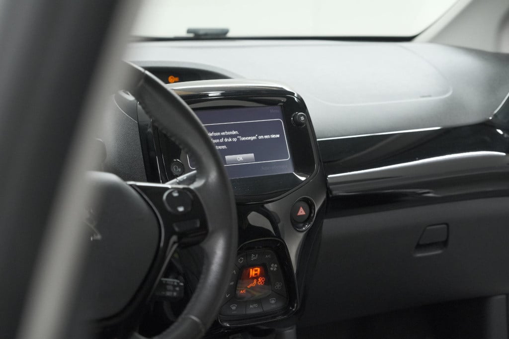 Peugeot 108 1.0 e-vti allure | unieke kilometerstand | camera | climate con