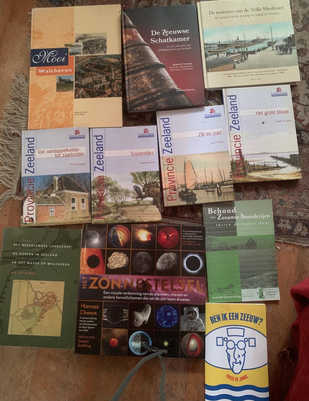 Boeken Zeeland en 1 over Zonnestelsel
