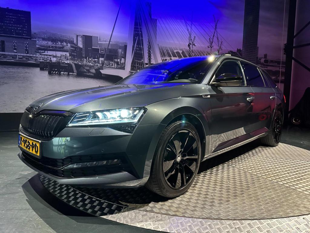 Skoda Superb combi 1.4 tsi iv sportline business *keyless*virtual*camera*sf