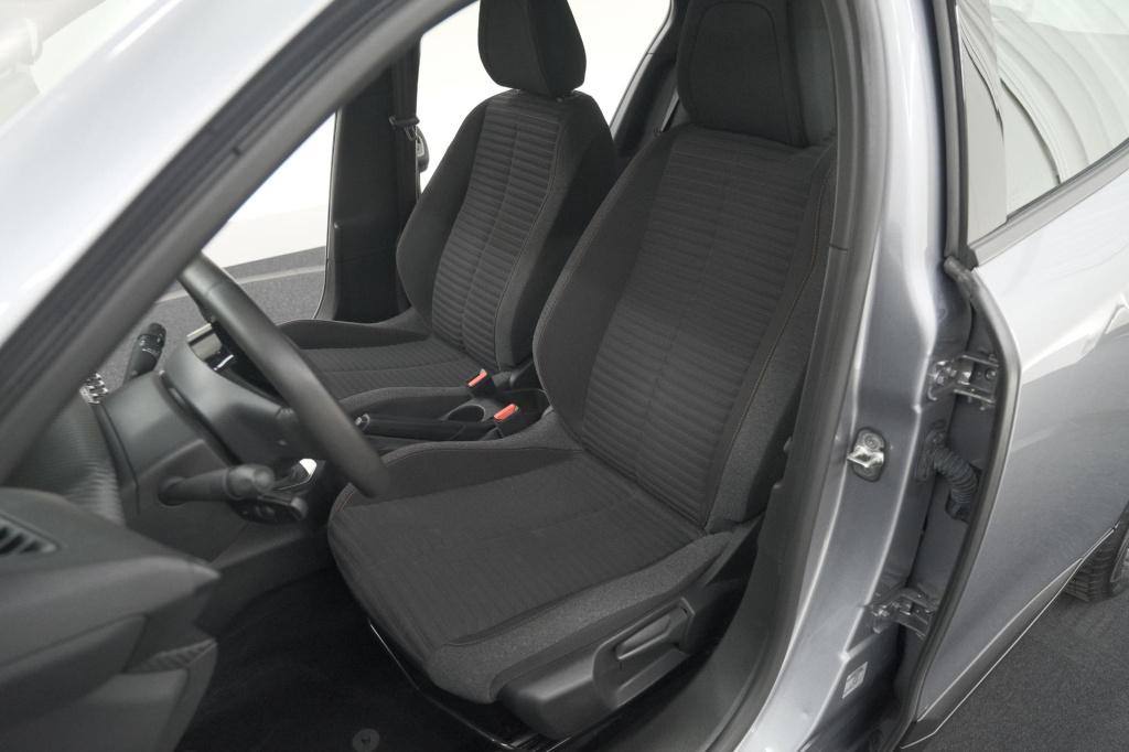 Peugeot 2008 puretech 100 active pack | allseason banden | parkeersensoren 