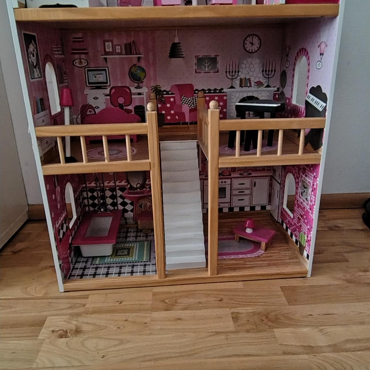 Groot poppenhuis met accessoires