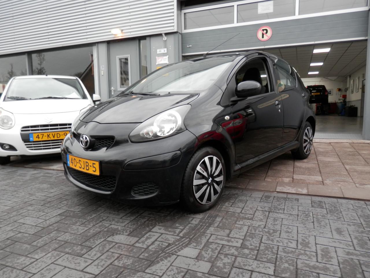 Auto Garant Biedt Aan: Toyota Aygo Comfort Navigator