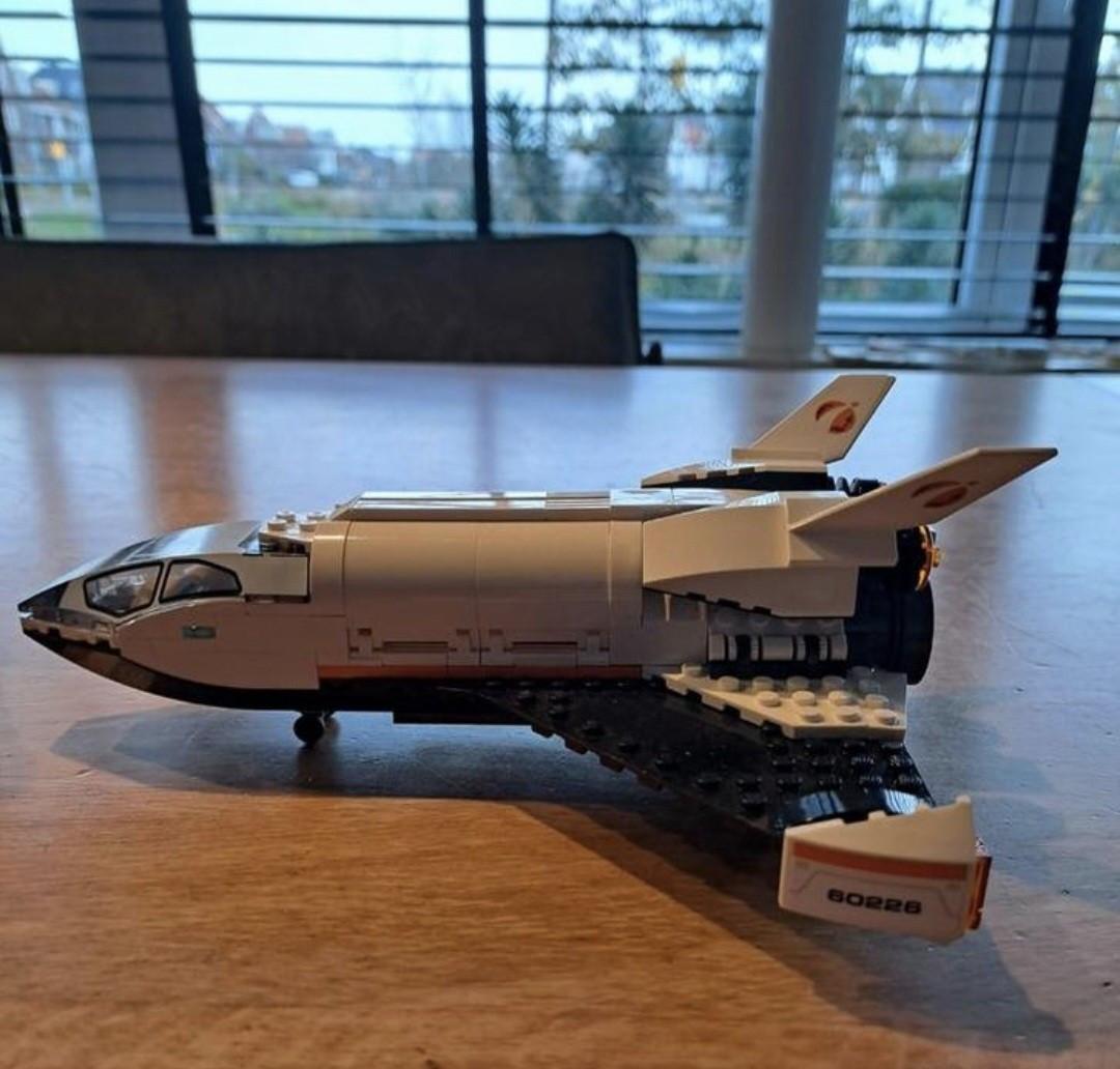 Lego city 60226 mars onderzoeksshuttle