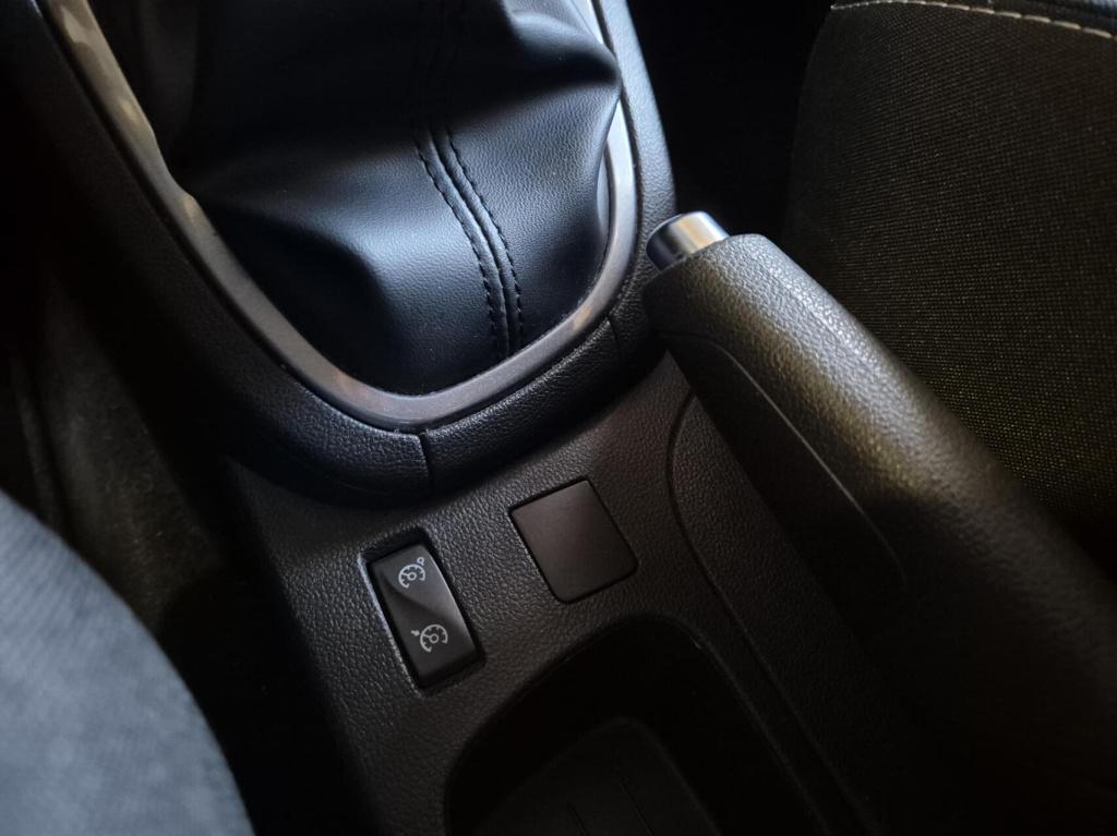 Renault Clio 0.9 tce limited / keyless / cruisecontrol / parkeersensoren