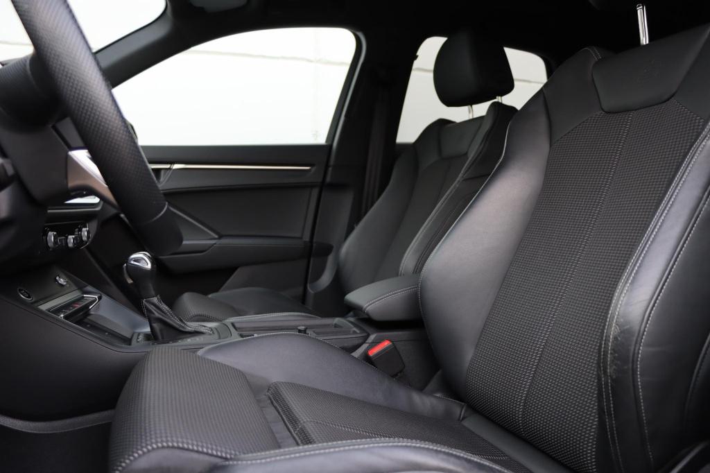Audi Q3 45 tfsi e s edition 245pk s tronic | soh 99,7% |