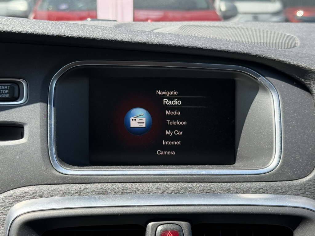 Volvo V40 t3 153pk aut6 polar+ sport| panodak| camera| h&k sound| trekhaak