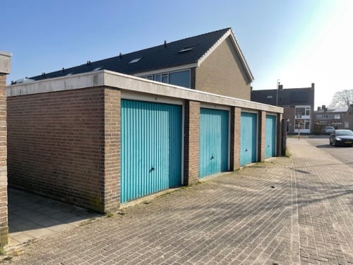 Te huur garagebox aan de JDP de Smitstraat in Oost-Souburg