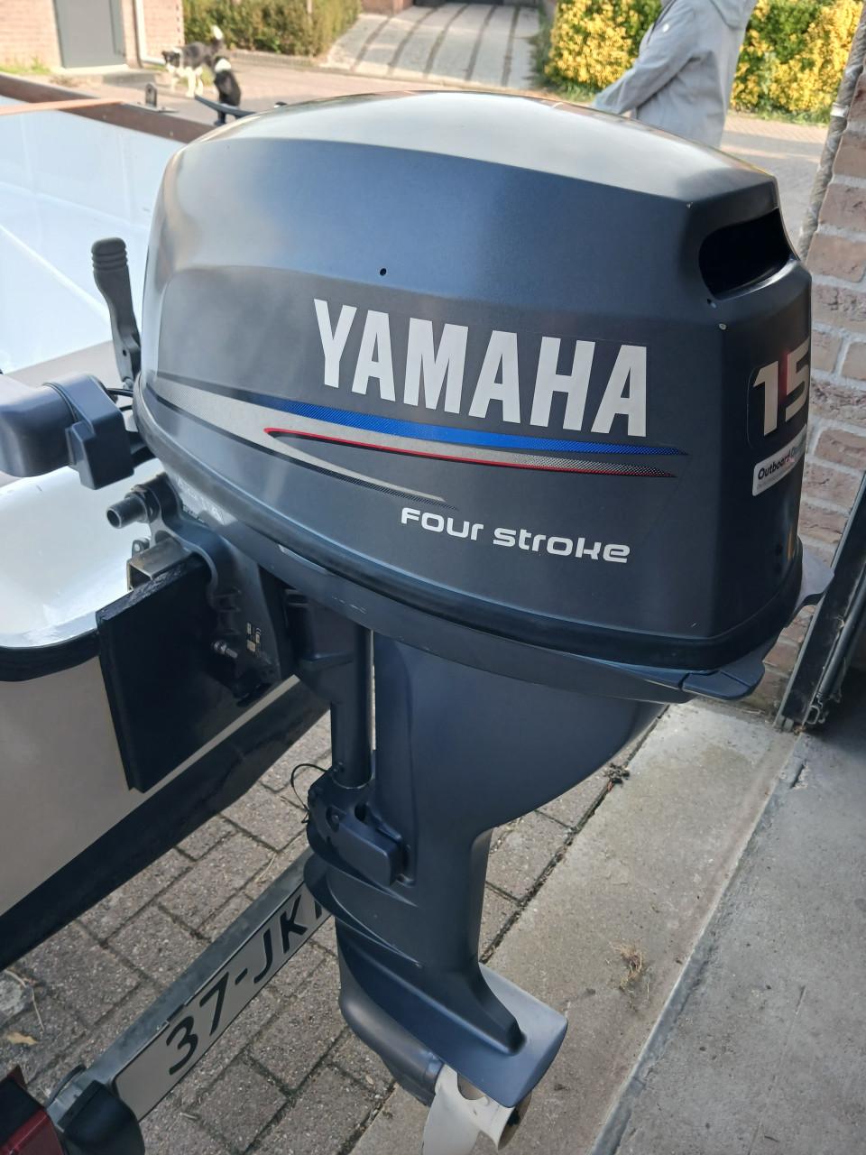 Boot With 480 met yamaha 15pk 4 takt en trailer