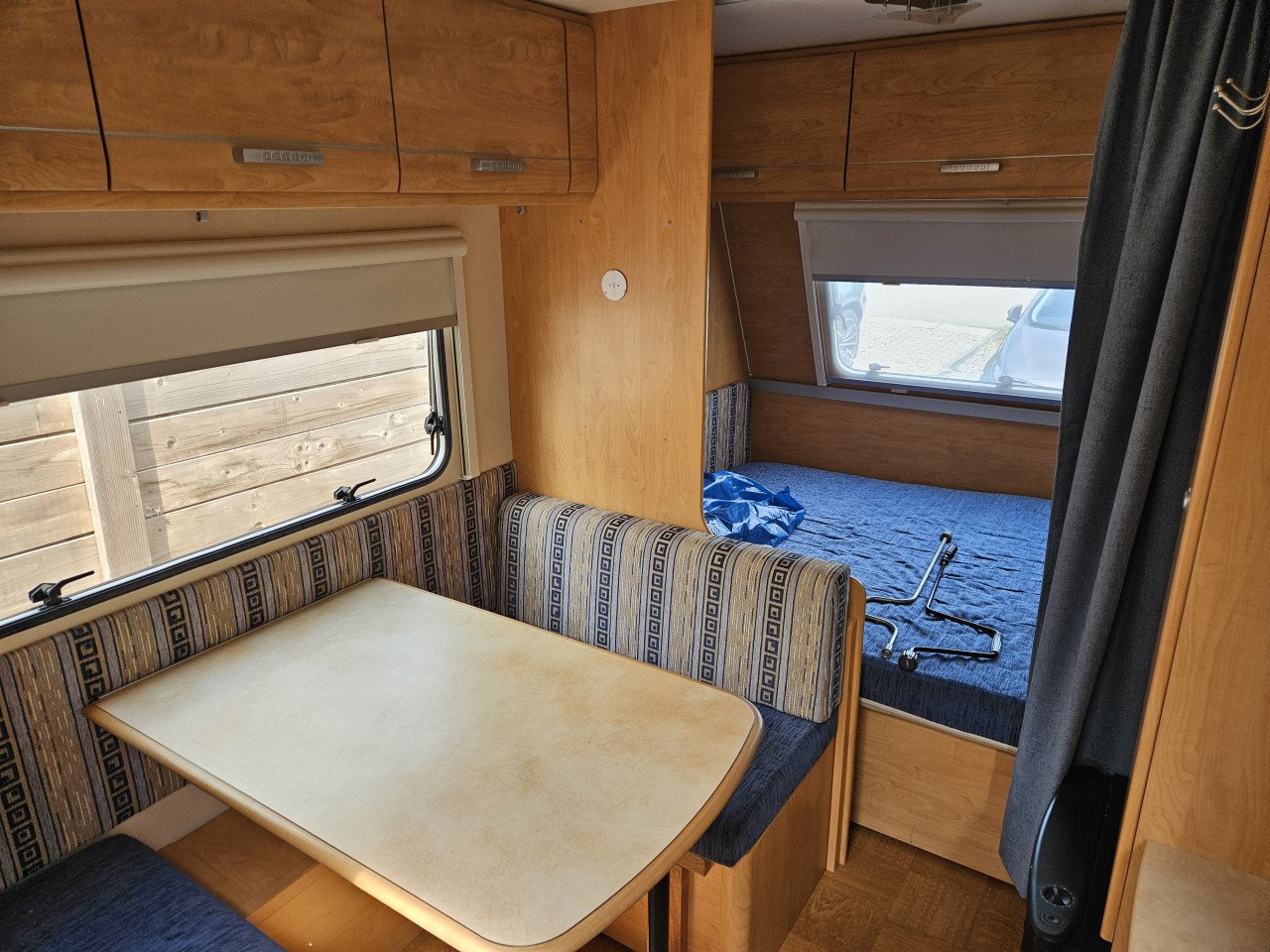 CARAVELAIR ANTARES DE LUXE LICHTGEWICHT CARAVAN MET MOVER!!