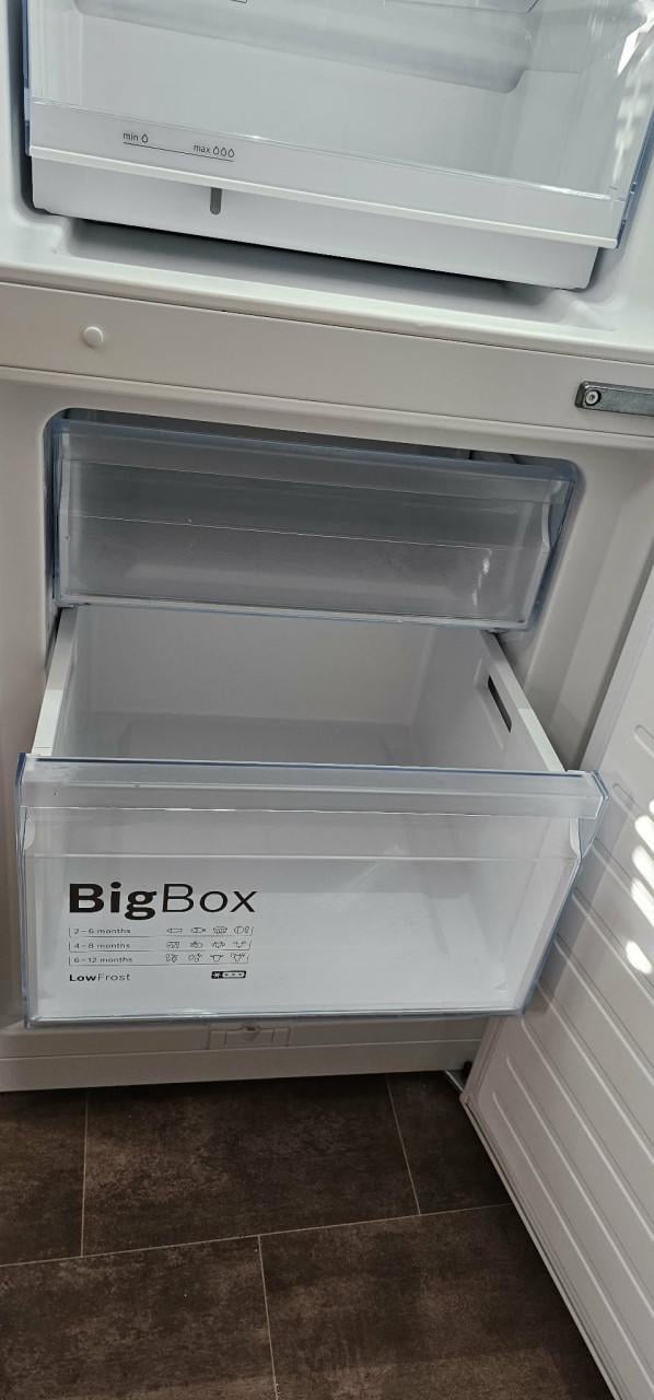 Bosch koel-vriescombinatie KGV33VW31S in prima staat