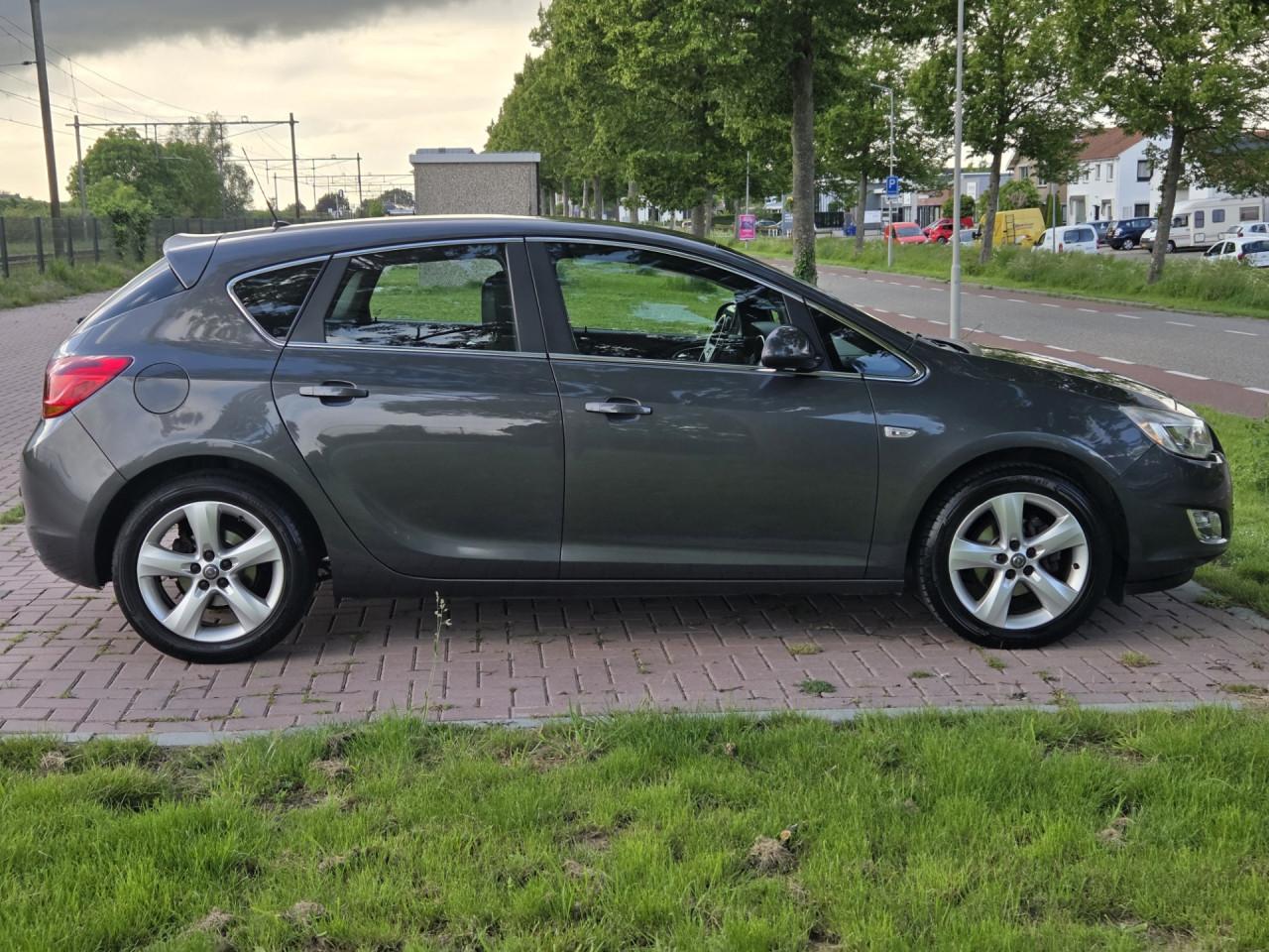 Opel Astra J 1.6 Edition | 192.297 KM |NAP | Goed onderhouden + Nette staat