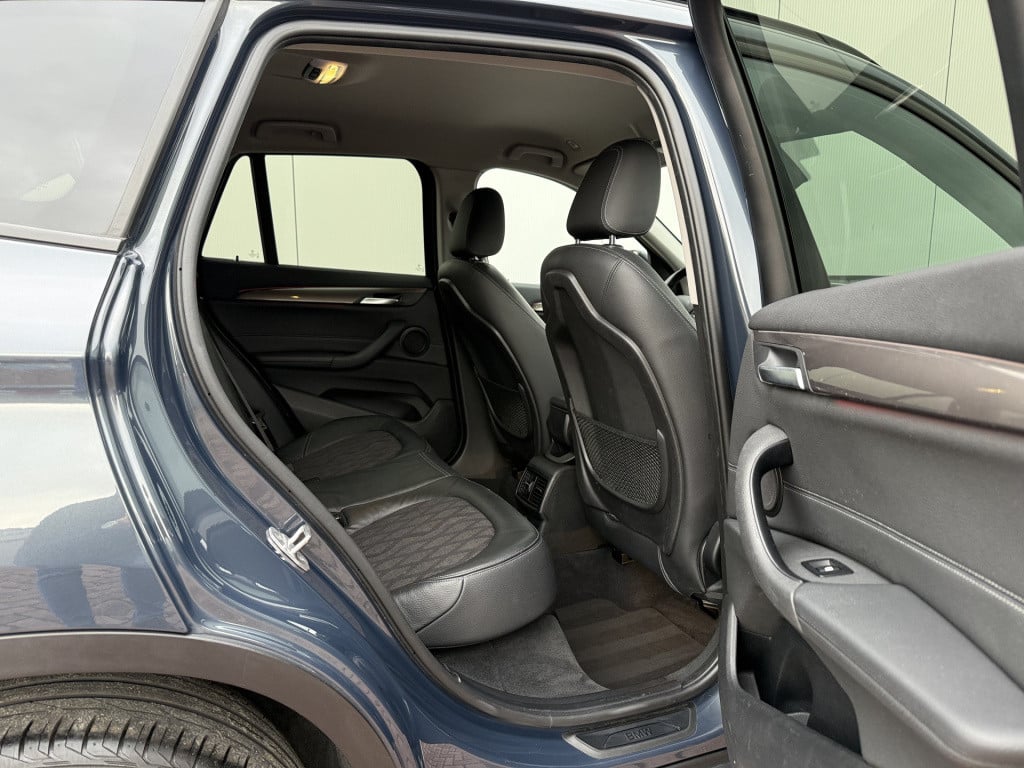 BMW X1 sdrive18i 136pk high executive automaat