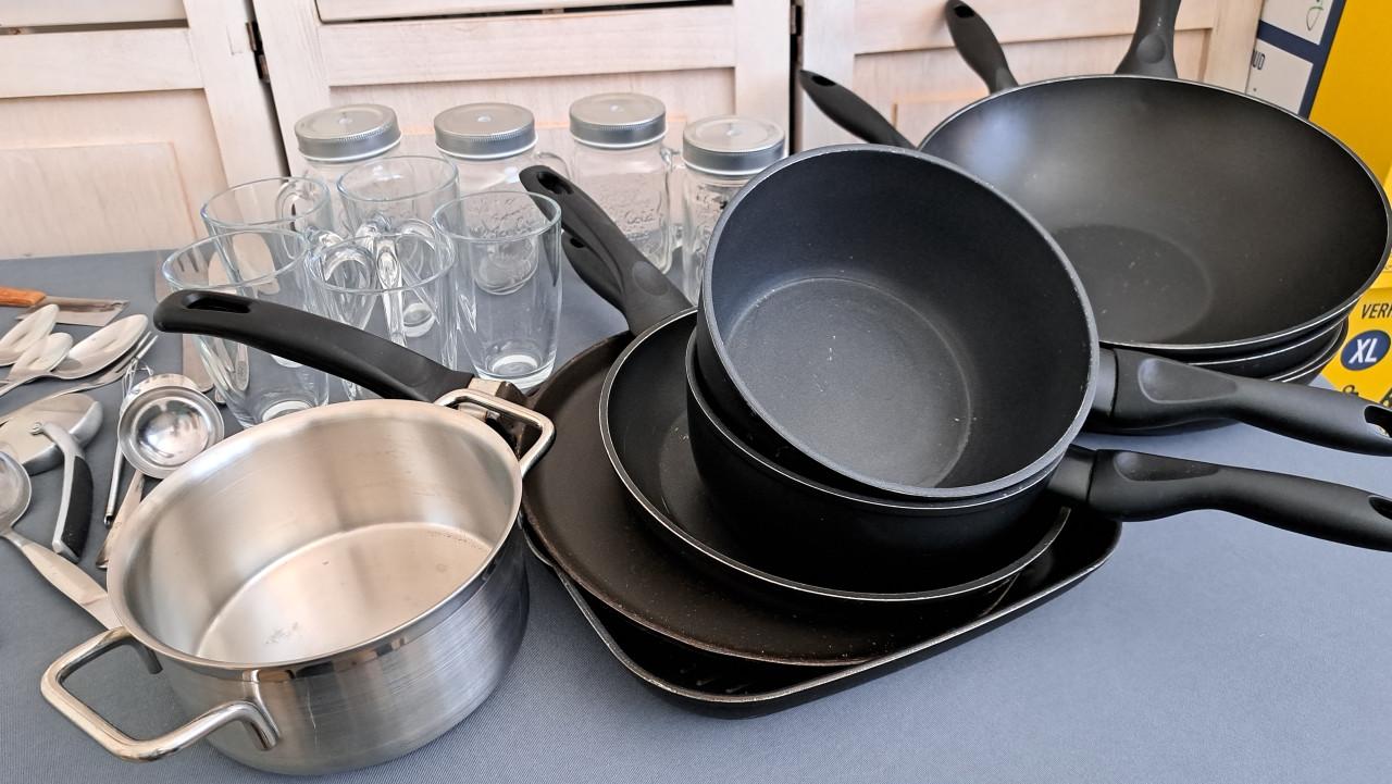 Pannen, glazen, bestek enz.