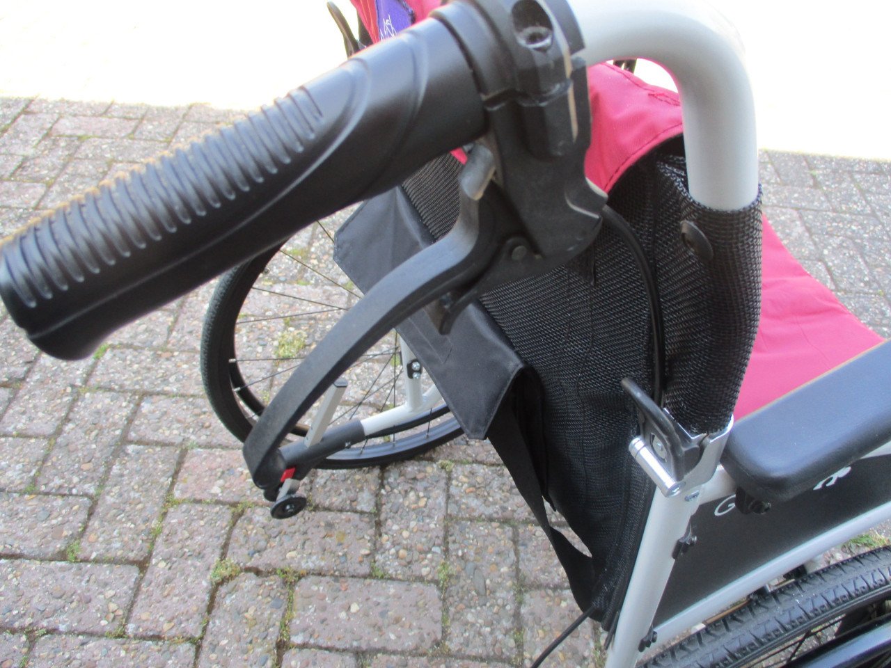 Zgan Excel G Logic + opvouwbare lichtgewicht rolstoel met neerklapbare rug