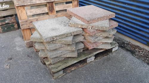 Betontegels. (50 x 50 x 6 cm)