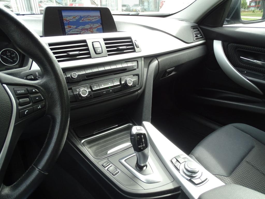 BMW 3-serie 320i executive automaat | 18" | afn. trekhaak | bluetooth