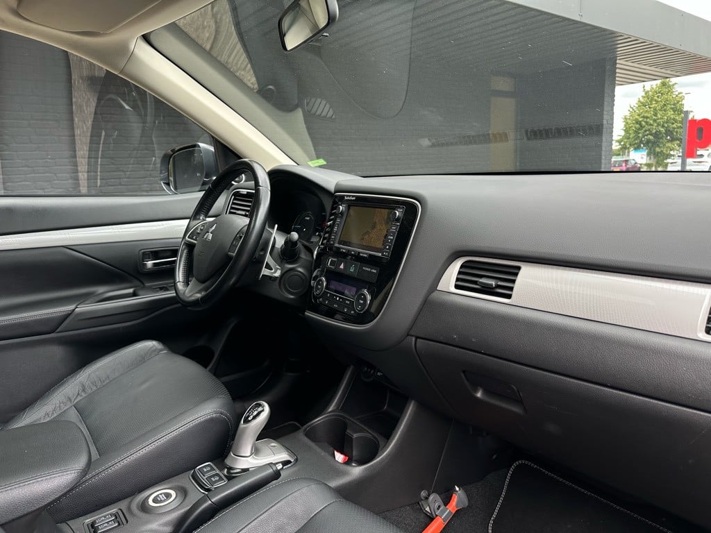 Mitsubishi Outlander 2.0 phev instyle