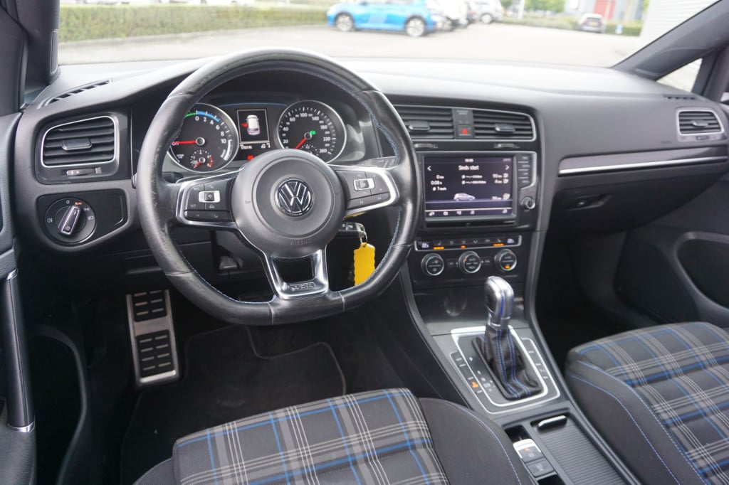 Volkswagen Golf 1.4 tsi gte airco / navi / stoelverw. / acc / parkeers. / e
