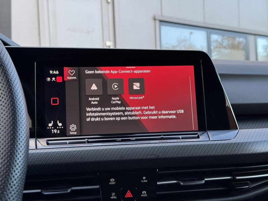 Volkswagen Golf 1.5 etsi r-line 150pk nl-auto + afneembare trekhaak!