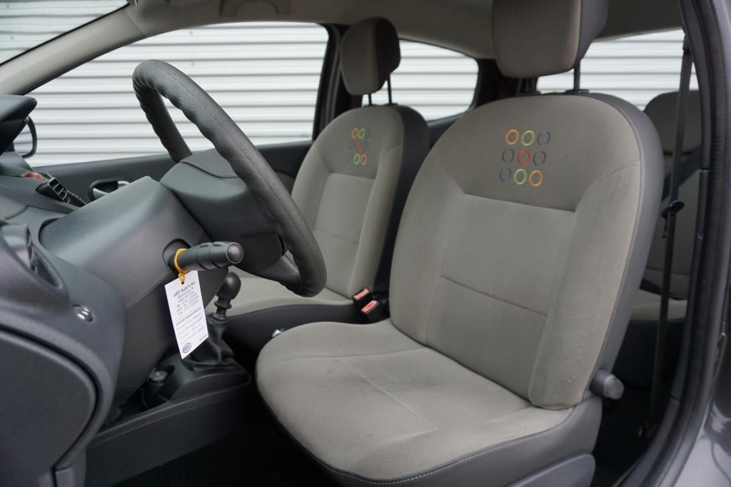 Renault Twingo 1.2-16v authentique elektr. ramen / nap / apk t/m 11-2027