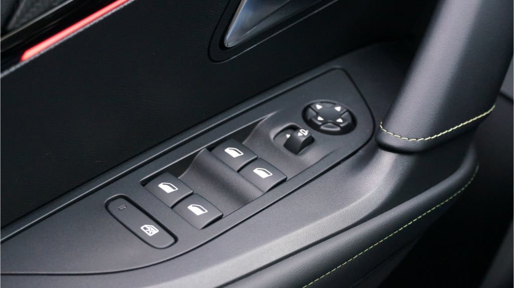 Peugeot 2008 1.2 puretech gt-line rijklaar incl garantie