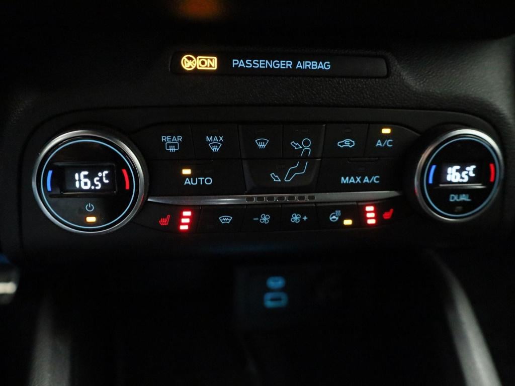 Ford Focus wagon 1.0 ecoboost hybrid st line style | trekhaak | climate con