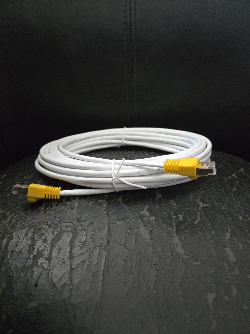 Heel veel kabels; Scart, Utp. Nieuw en gebruikt.