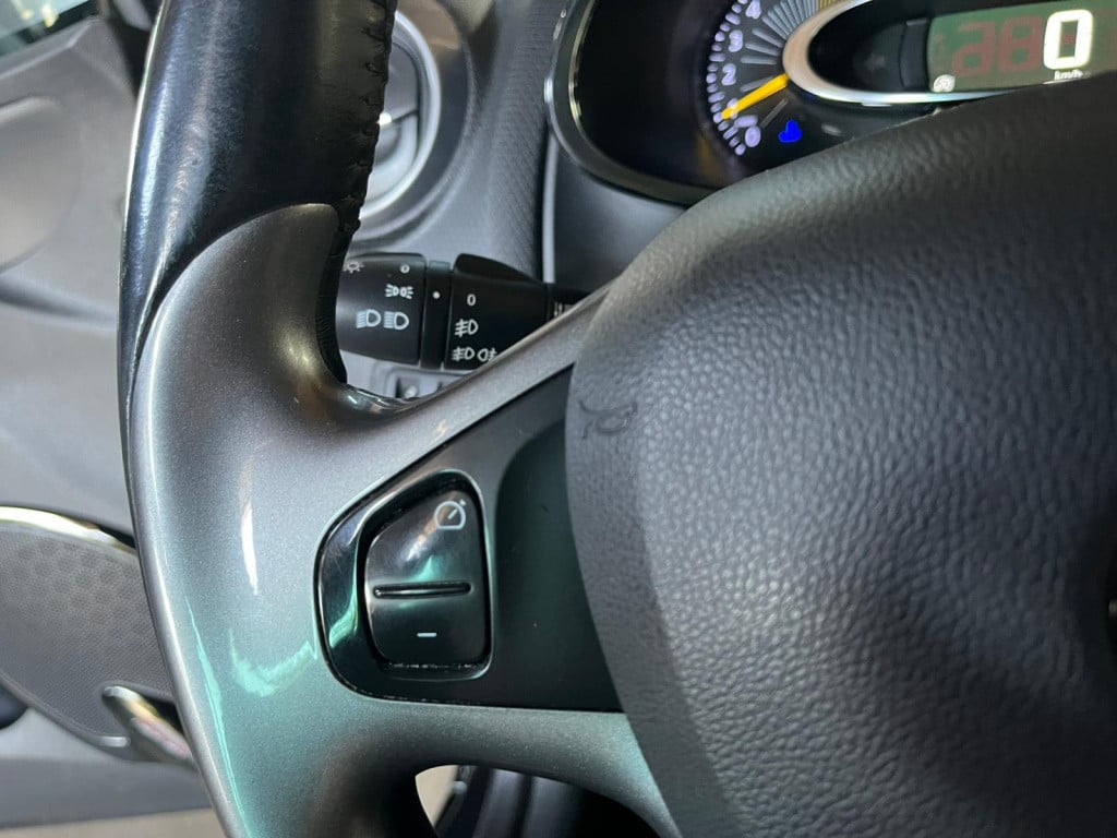 Renault Clio estate 0.9 tce night&day