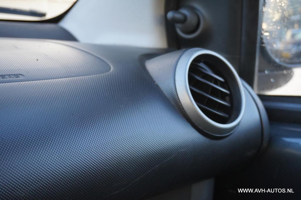 Peugeot 107 1.0-12v xs