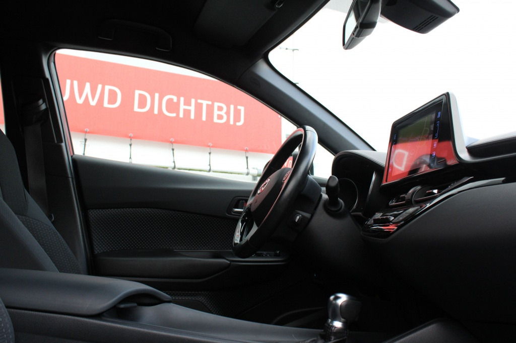 Toyota C-hr 1.8 hybrid active